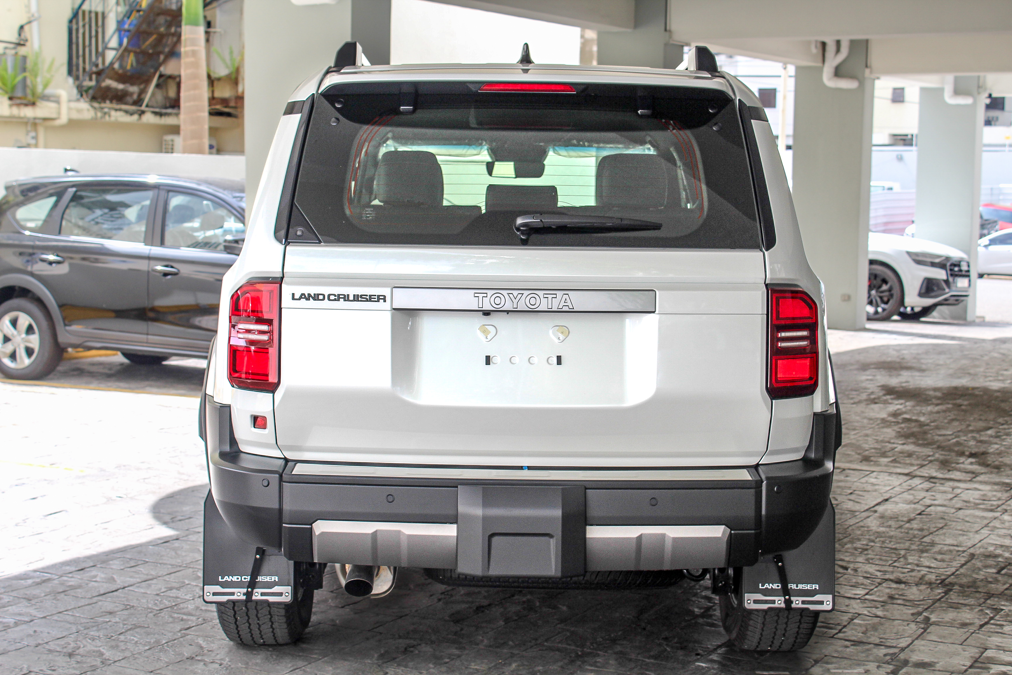 jeepetas y camionetas - Toyota Land Cruiser Prado Al Rounder 2025 6