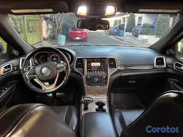 jeepetas y camionetas - Jeep Grand Cherokee 2014 en excelente condiciones  7