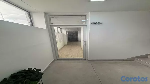 oficinas y locales comerciales - Alquiler Local Comercial Naco 2do piso 268Mts 2