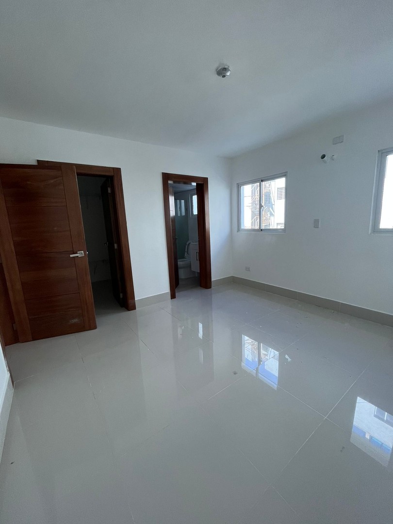 apartamentos - Apartamento 2do Nivel con Piscina y Gym en Cerro Alto 4