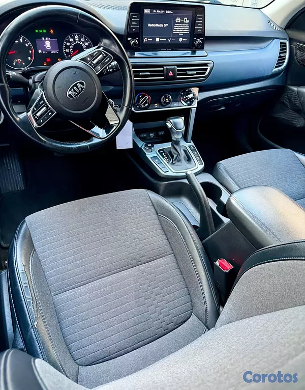 jeepetas y camionetas - Kia Seltos S 2021 4x4 9