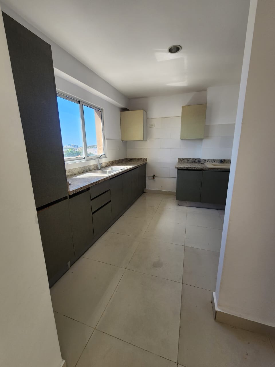 apartamentos - Cacique segundo nivel tres hab 2.5 baños dos parqu 7