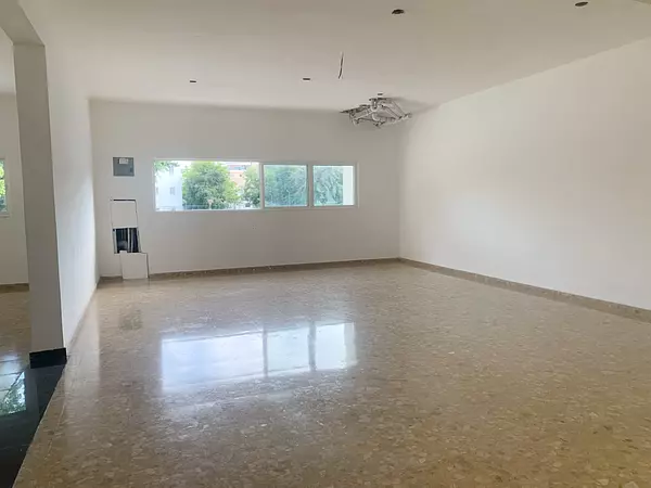 oficinas y locales comerciales - Local céntrico en el millon  3