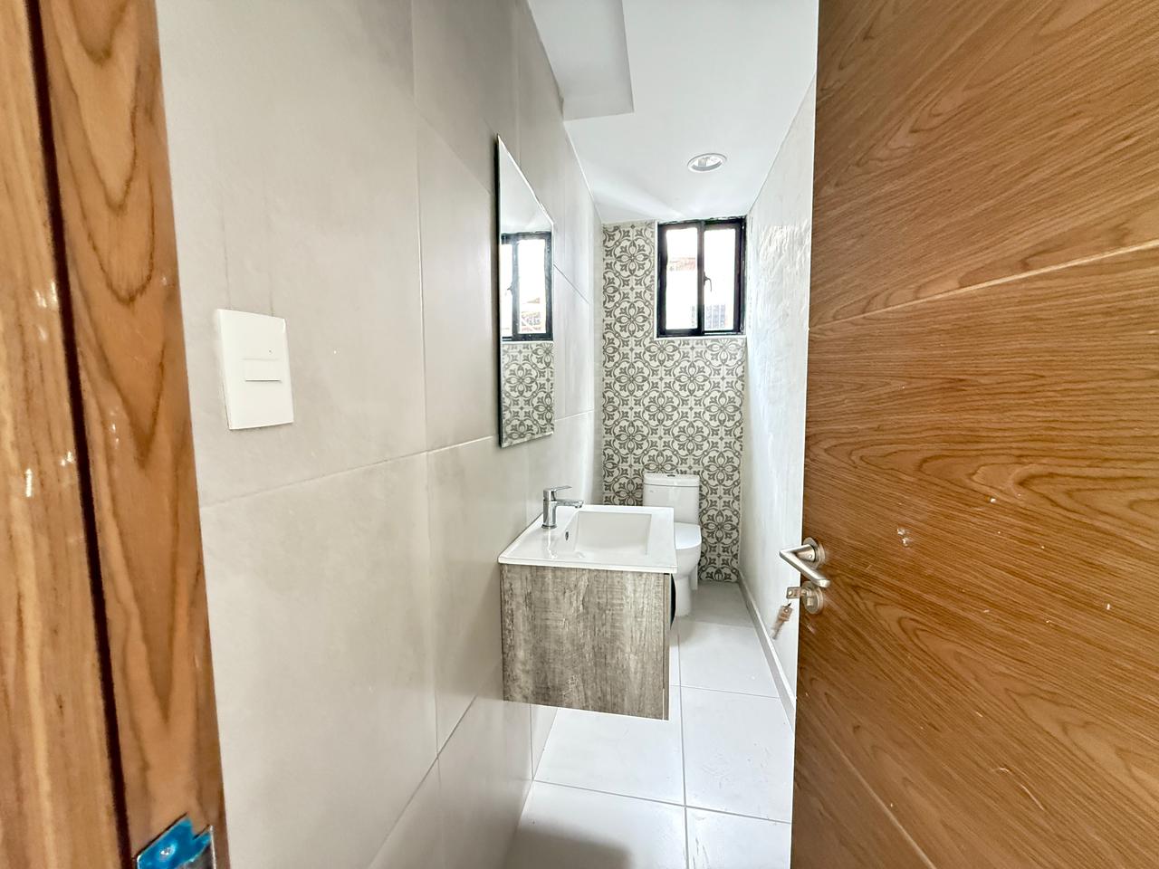 apartamentos - Millón dos hab dos parqueos 2.5 baños servicio  8