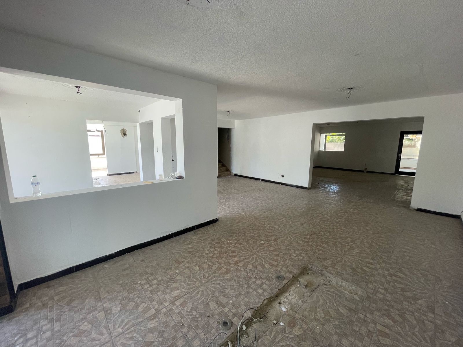 casas - Casa de esquina de 2 niveles en El Millón, para re 8