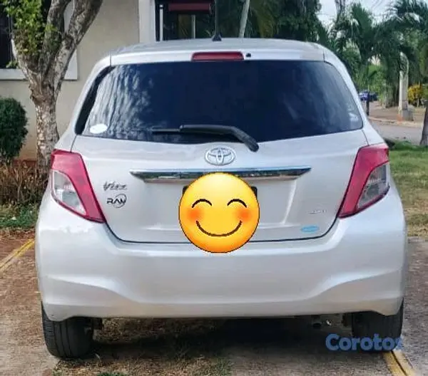 carros - toyota vitz 2012  5