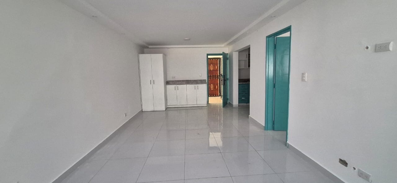 oficinas y locales comerciales - local en alquiler en sector exclusivo Piantini.  5