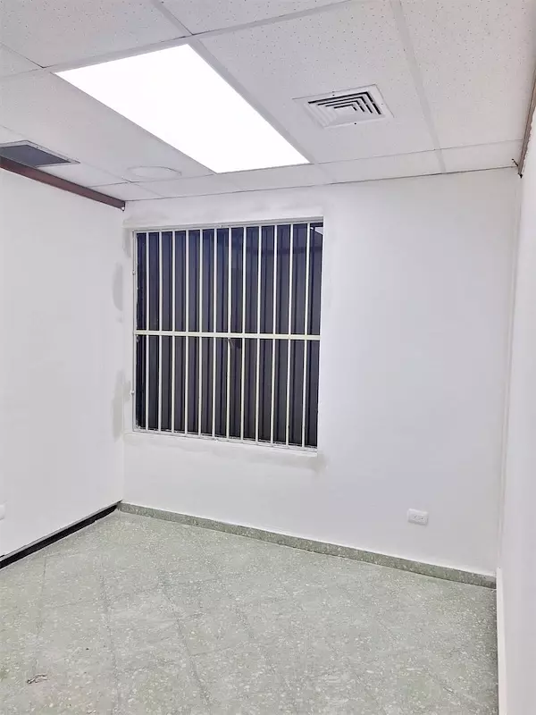 oficinas y locales comerciales - Local en primer nivel piantini  6