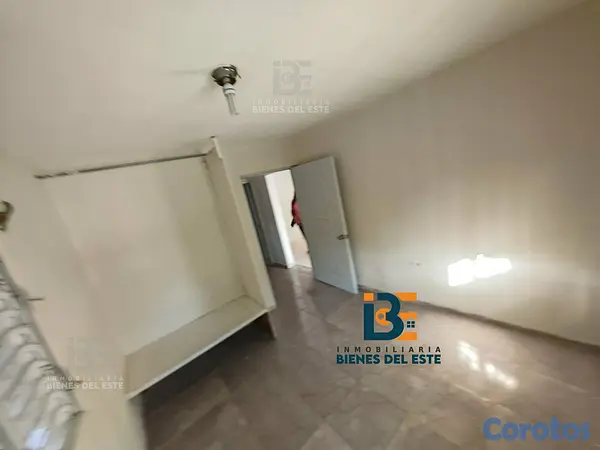 casas - Se Vende Casa de Tres Habitaciones en el Juan Pabl 8