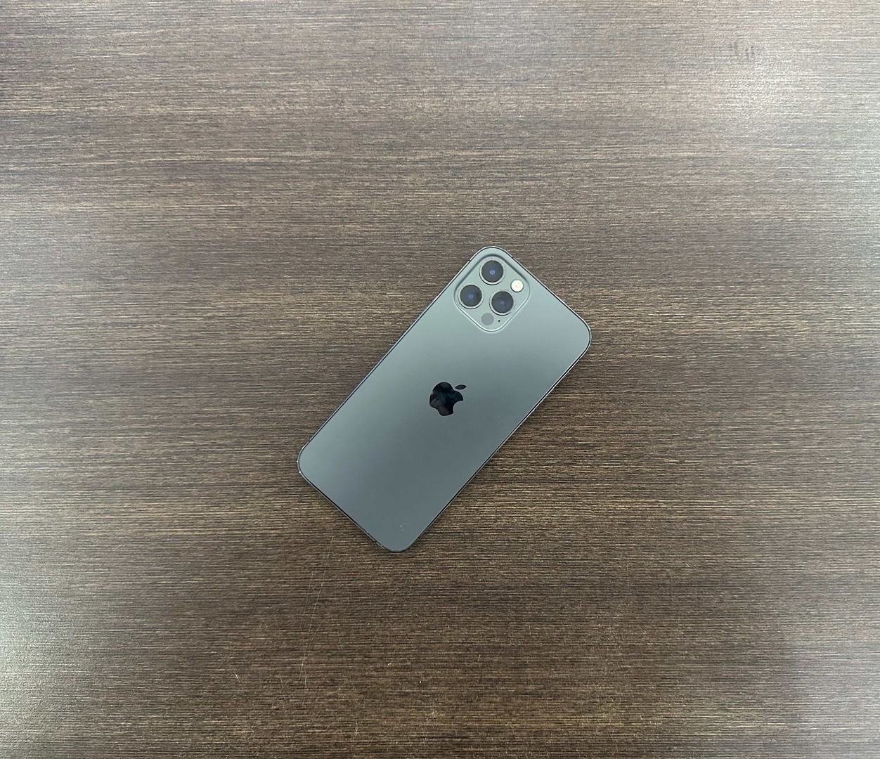celulares y tabletas - iPhone 12 Pro 256GB Graphite Como Nuevo, Desbloqueado Altice, RD$ 30,500 NEG/TIE