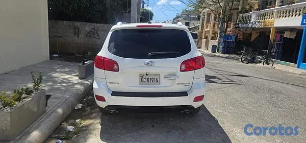 jeepetas y camionetas - vendo en excelentes condiciones Hyundai Santa Fe 2008 2