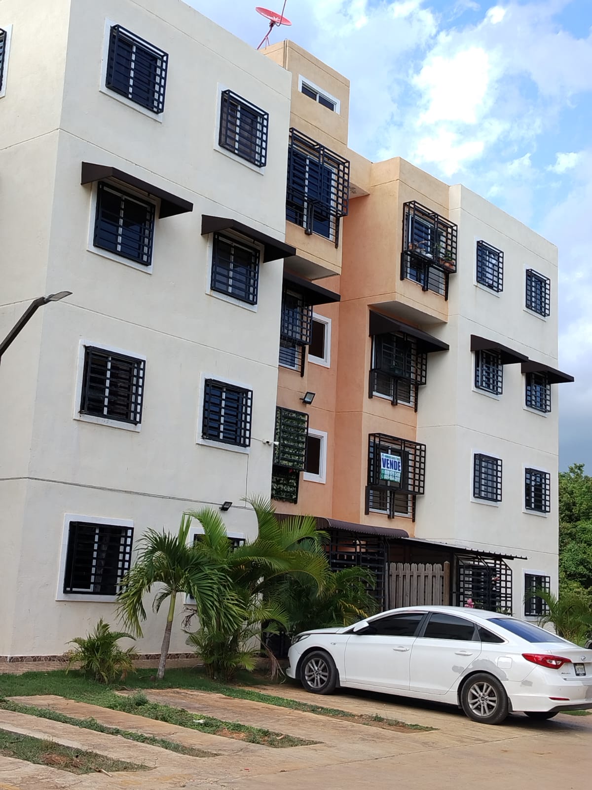 apartamentos - Segundo piso en San Isidro 0