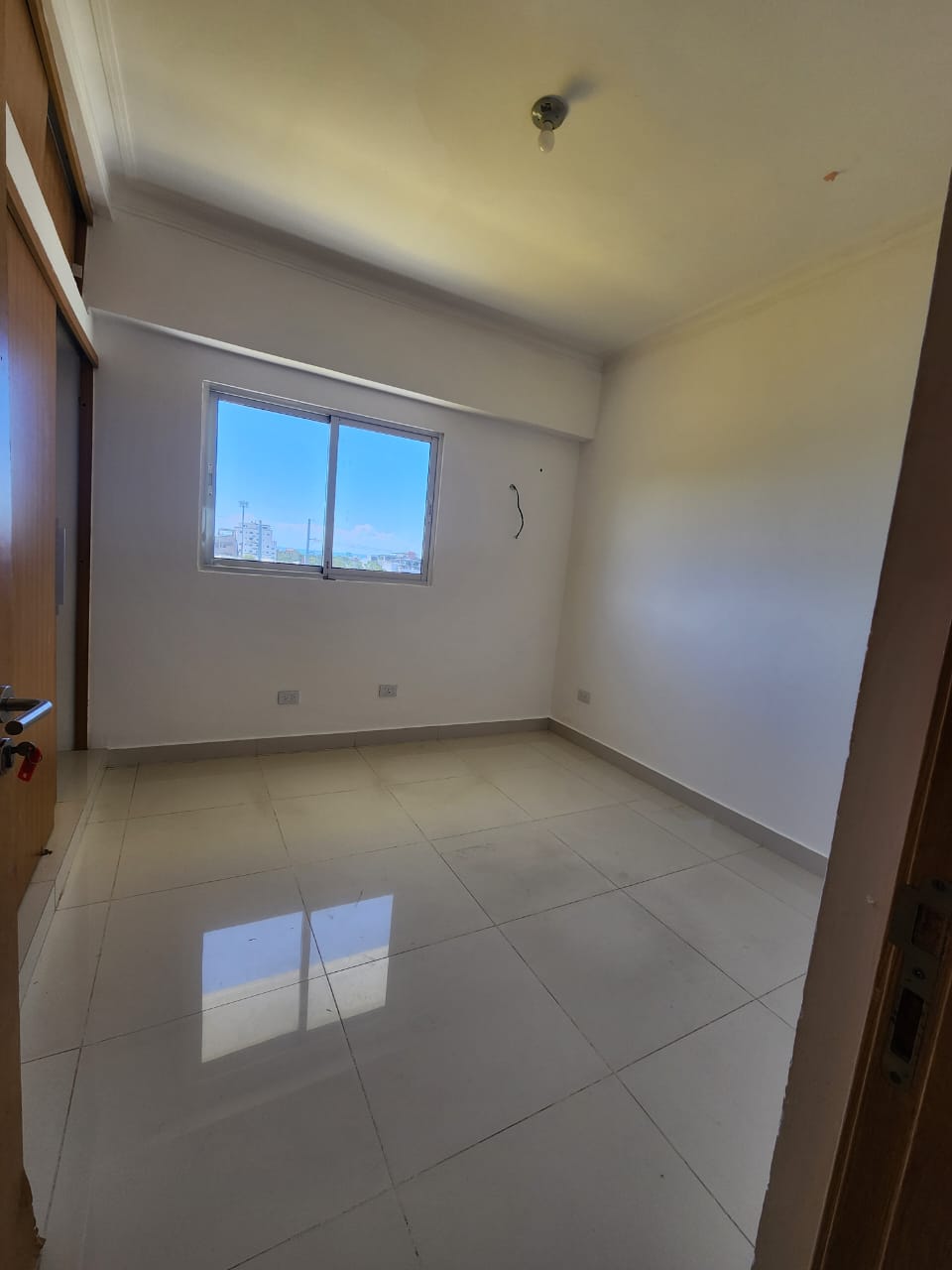apartamentos - Cacique segundo nivel tres hab 2.5 baños dos parqu 4