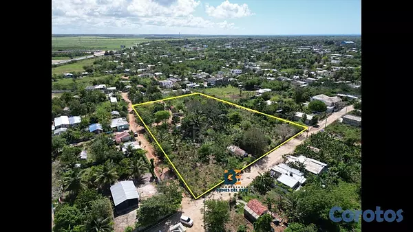 solares y terrenos - Se vende terreno con 7,666 metros en el barrio La  3