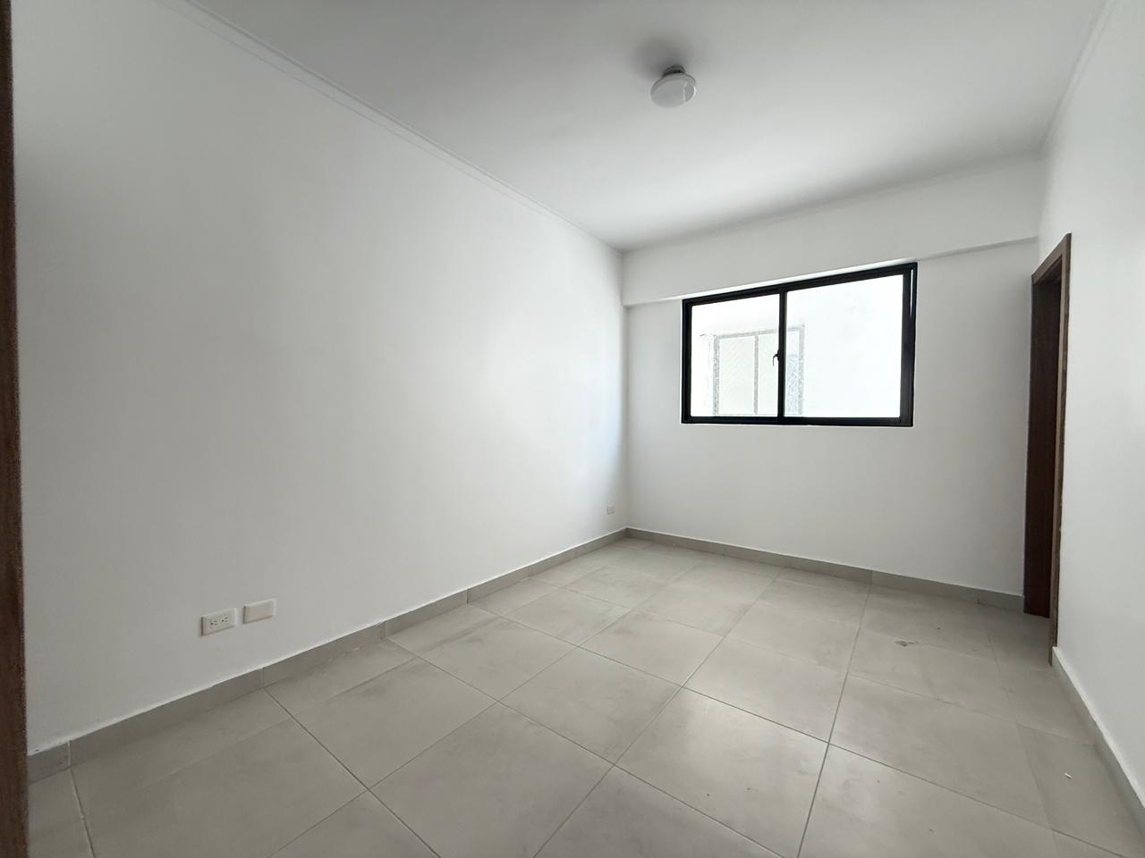 apartamentos - Millón dos hab dos parqueos 2.5 baños servicio  5