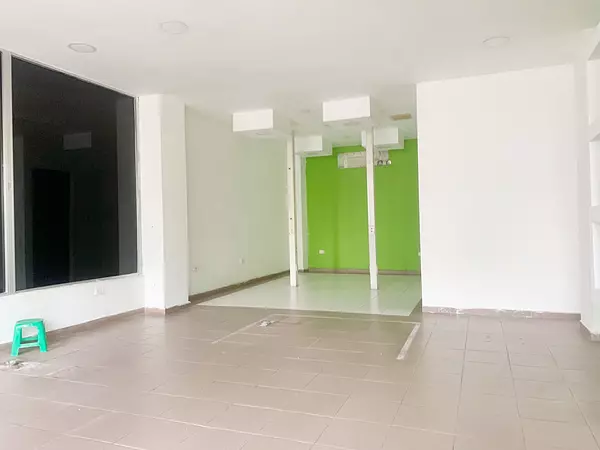 oficinas y locales comerciales - Locl céntrico en Venta  3