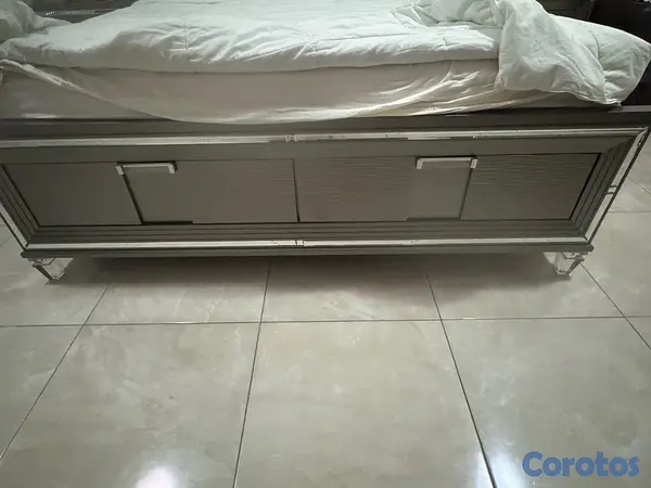 muebles y colchones - De Oportunidad Juego de habitación King completo  3
