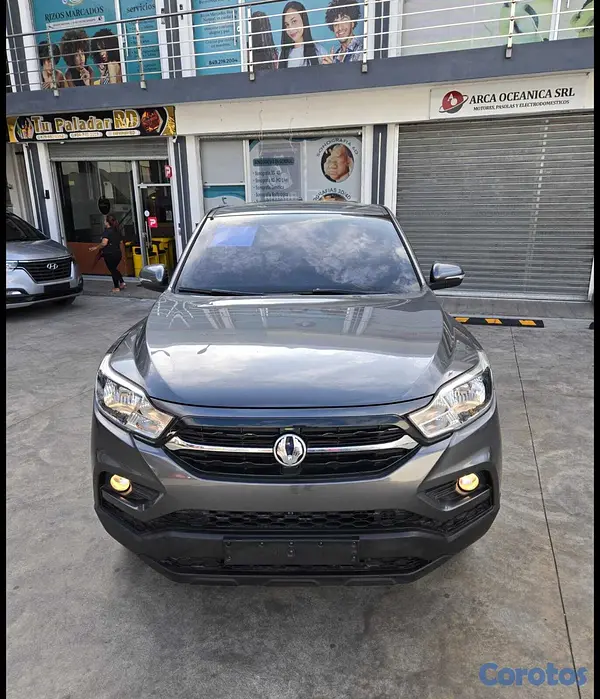 jeepetas y camionetas - KGM REXTON 2021 GRIS OSCURO DIESEL 4