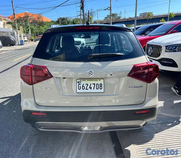 jeepetas y camionetas - SUZUKI VITARA GLX 2023 COMO NUEVA 6