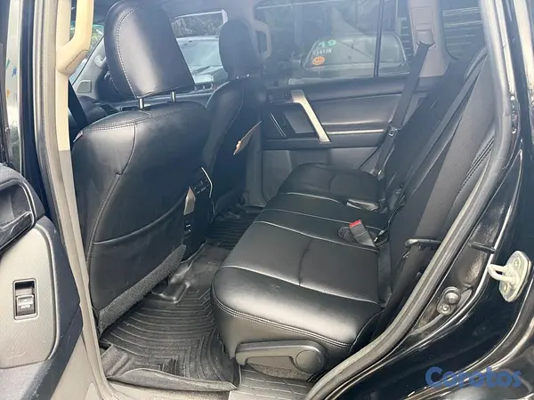 jeepetas y camionetas - Toyota land cruicer prado vx 2010 12