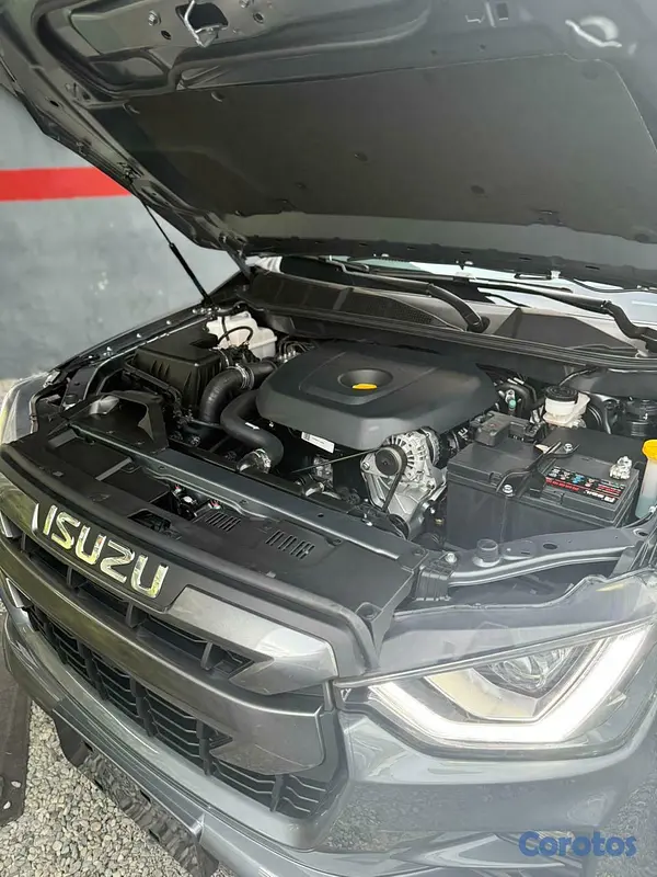 jeepetas y camionetas - ISUZU DMAX DTCi 2025 3