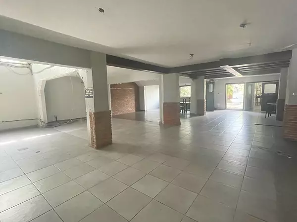 oficinas y locales comerciales - Alquiler local en Evaristo primer nivel  3