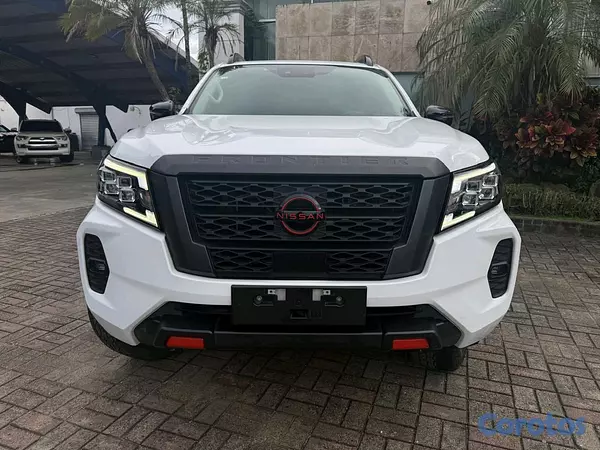 jeepetas y camionetas - Nissan frontier pro x 2024 6
