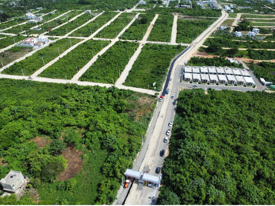 solares y terrenos - Solares en la Av ecológica zona oriental precios 8,000 m2 5
