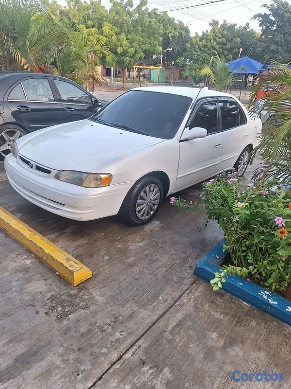 carros - Toyota Corolla,  está en muy buena condiciones 6