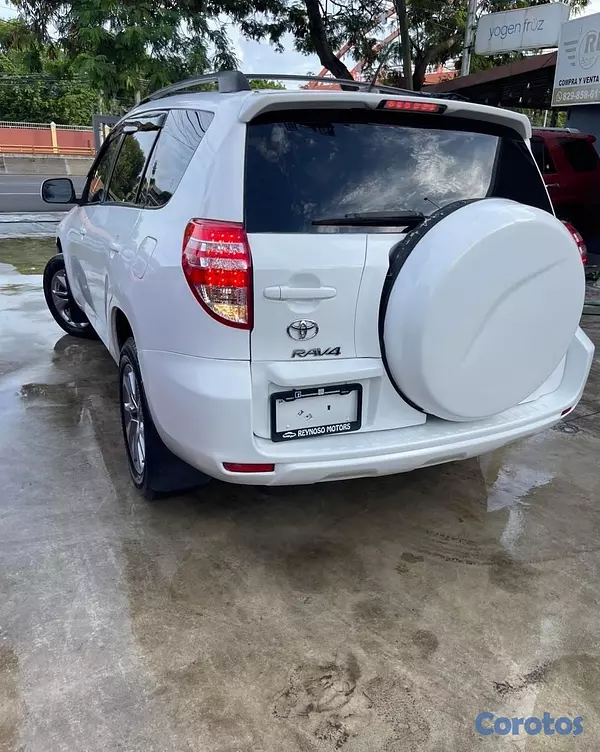 jeepetas y camionetas - TOYOTA RAV4 LE 2010 6