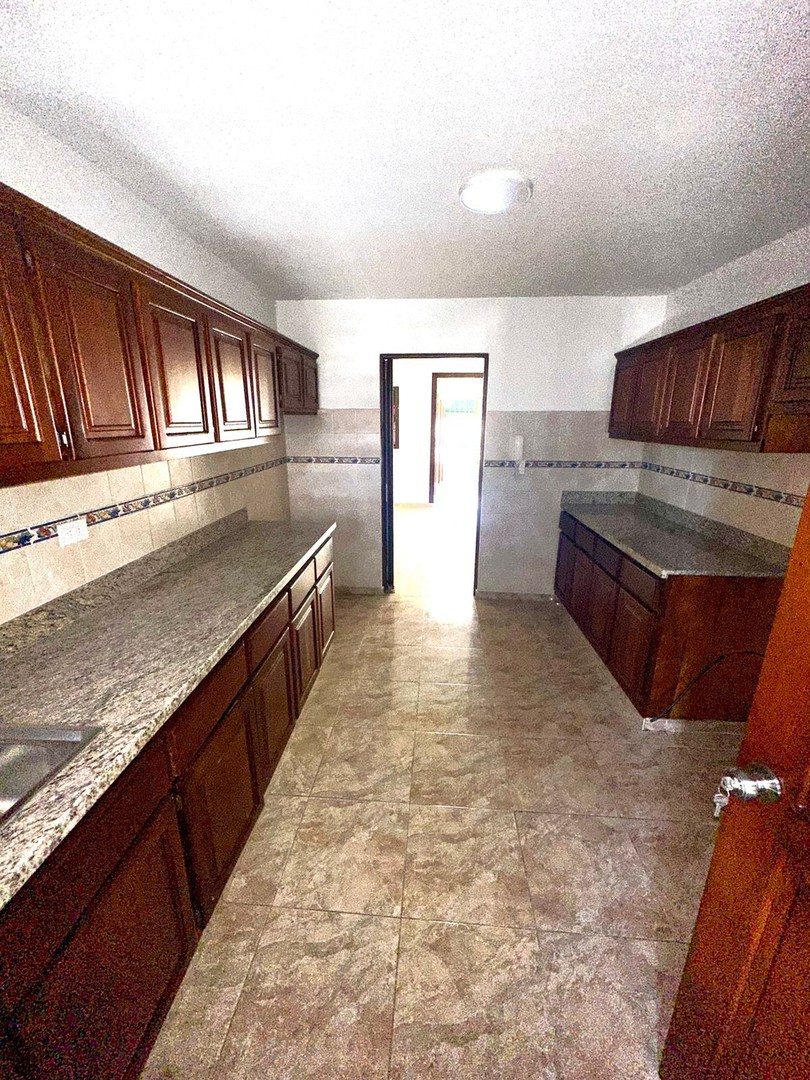 apartamentos - 📍 Los Restauradores 

Apartamento clásico .140 mts .
3HAB
Nivel 4
USD$143,000 4