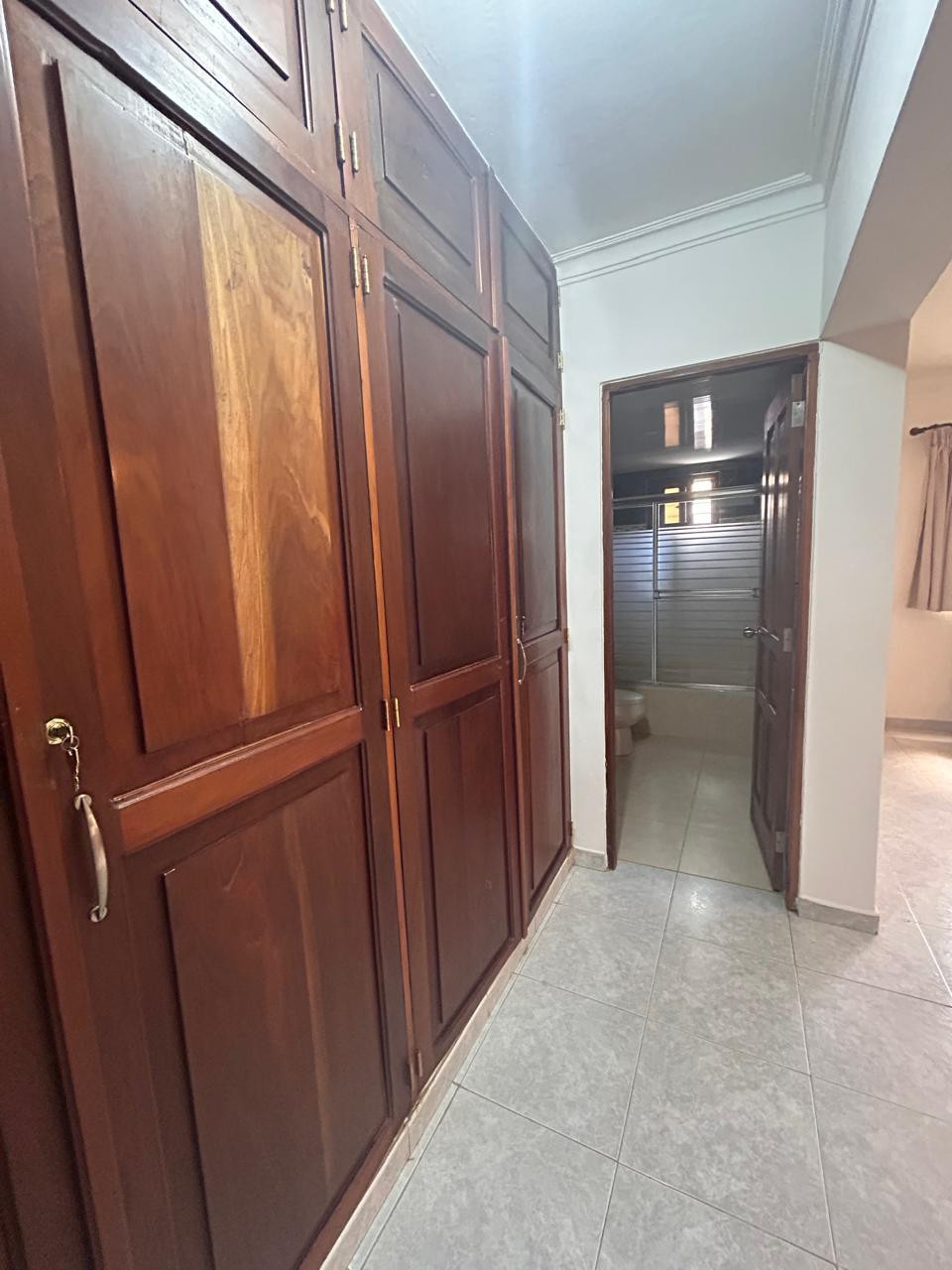apartamentos - Apartamento en Alquiler en Evaristo Morales 3H, 2B, 2P, 1re Nivel 7