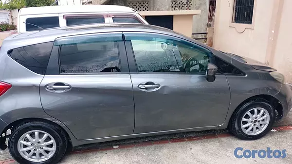 carros - Nissan Note, tiene su matrícula  8