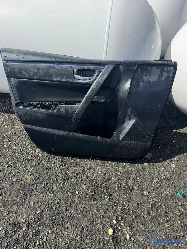 repuestos - Las 4 puertas de Toyota corolla 2015 con sus covers.  15