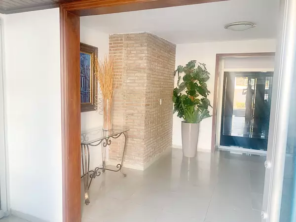 oficinas y locales comerciales - Local céntrico en los Prados  6
