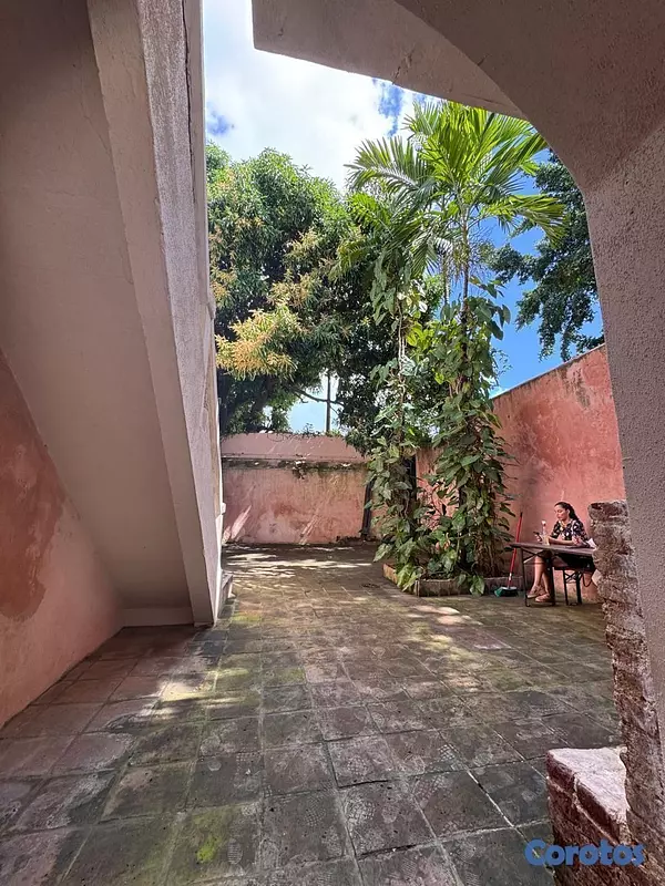 oficinas y locales comerciales - Local Zona Colonial Alquiler 402 metros 2