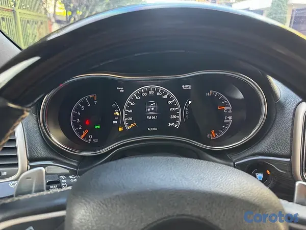 jeepetas y camionetas - Jeep Grand Cherokee 2014 en excelente condiciones  6