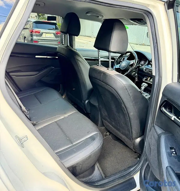 jeepetas y camionetas - Kia Seltos S 2021 4x4 8