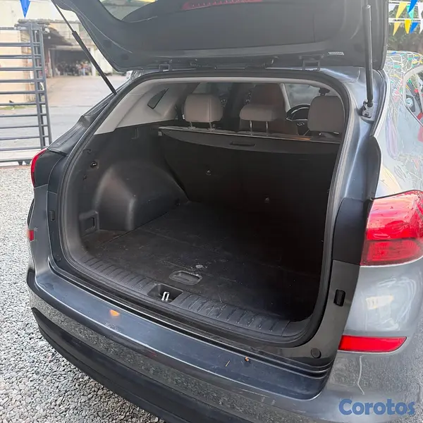 jeepetas y camionetas - HYUNDAI TUCSON SE 2019 10