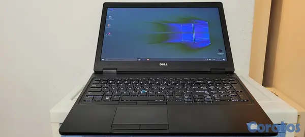 computadoras y laptops - Laptop Dell 5570 17 Pulg Core i7 6ta Ram 16gb Disco 256gb SSD Aty Radeon R7 1