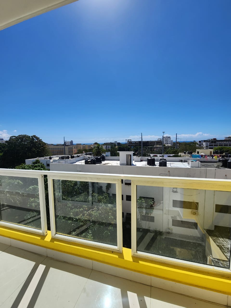 apartamentos - Cacique segundo nivel tres hab 2.5 baños dos parqu 6