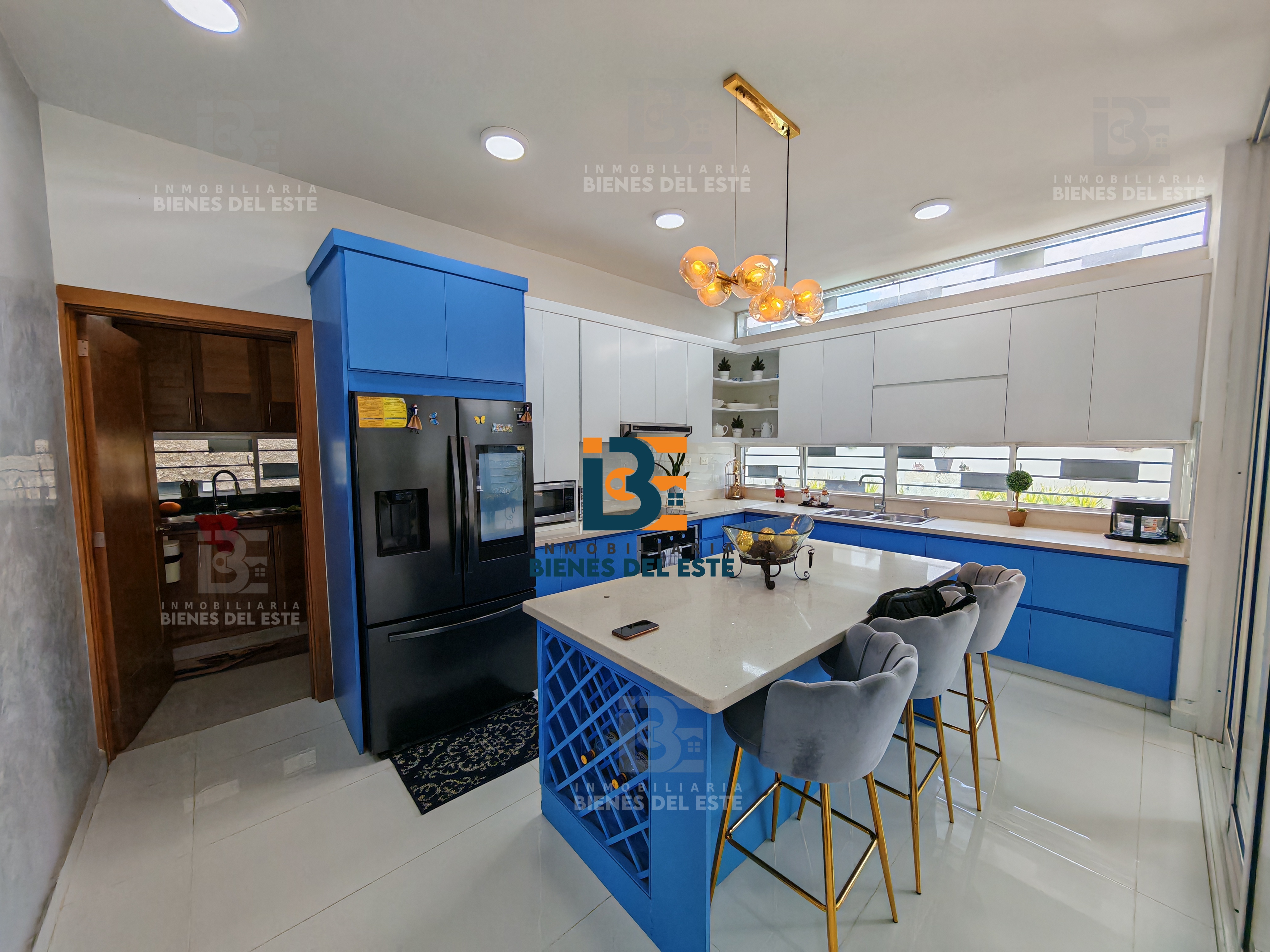 casas - Vendo moderna Casa con finos detalles, en SPM. 4