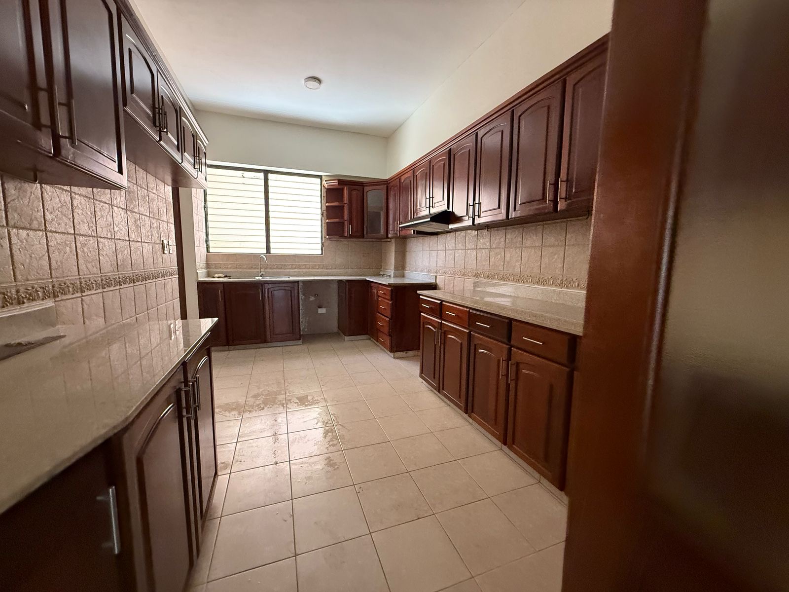 apartamentos - Alquiló Evaristo morales piso 4 tres hab con su ba 6