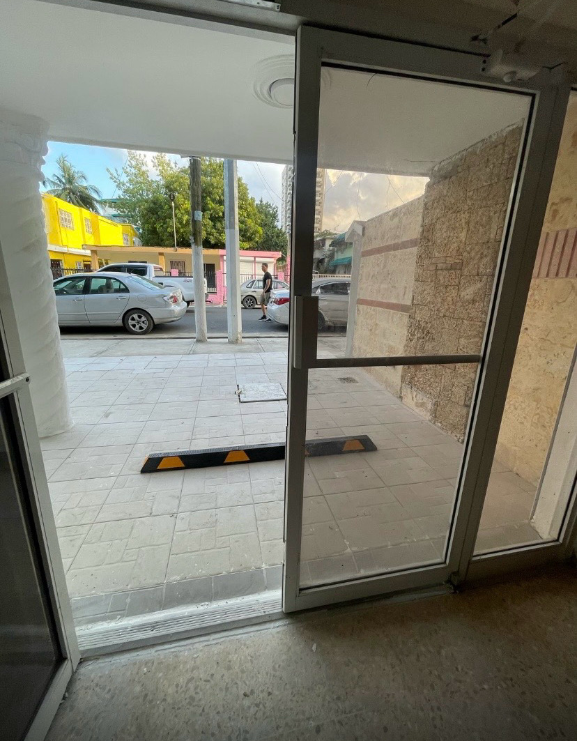 oficinas y locales comerciales - se alquila  2
