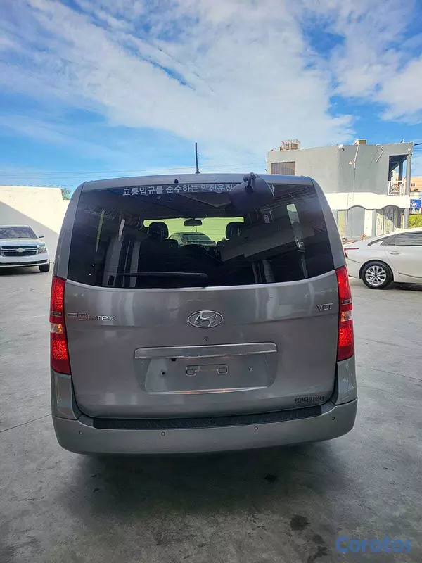 jeepetas y camionetas - HYUNDAI GRAND STAREX 2020 GRIS 7