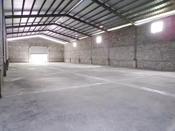 oficinas y locales comerciales - Nave cerca al aeropuerto  6