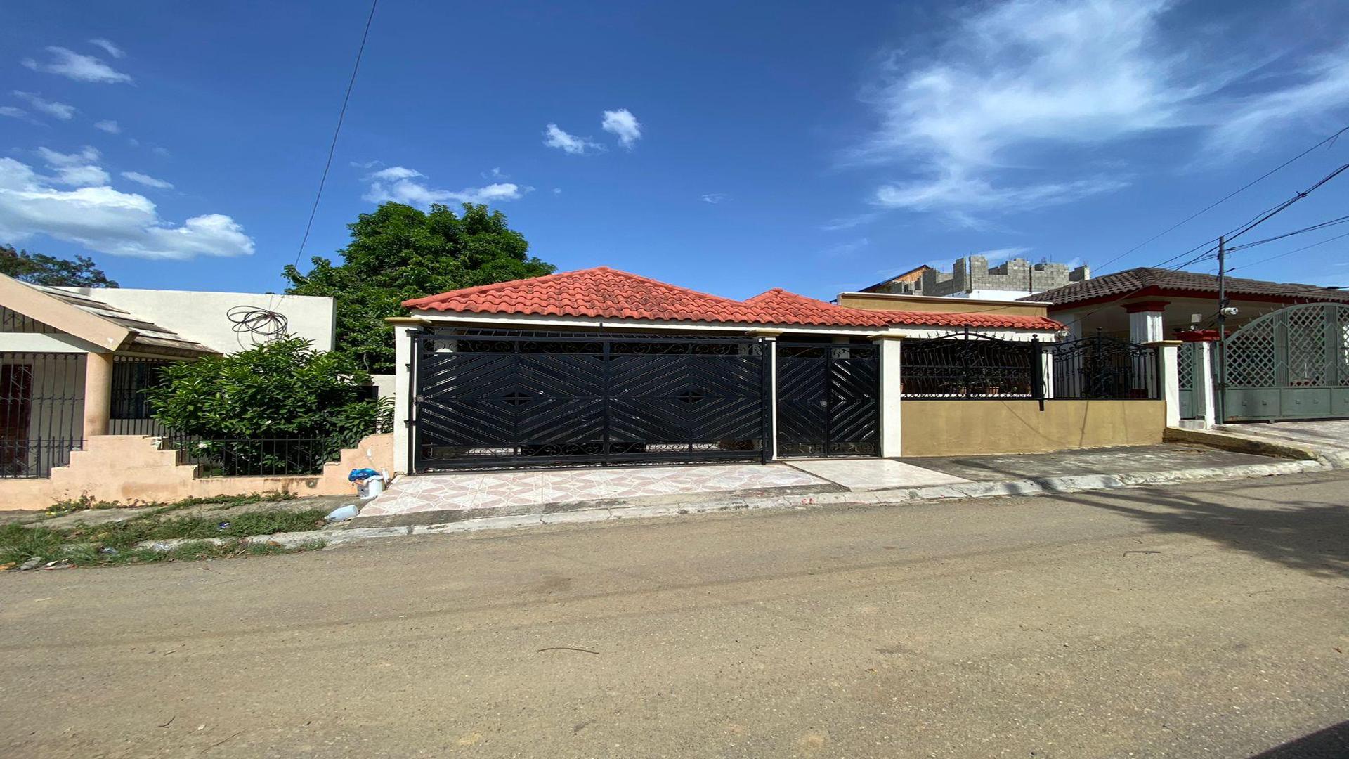 casas - CASA EN VENTA EN LAS ANTILLAS, SANTIAGO.