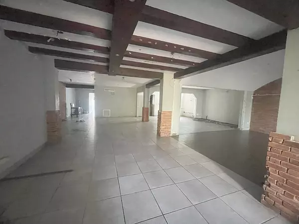 oficinas y locales comerciales - Alquiler local en Evaristo primer nivel  6