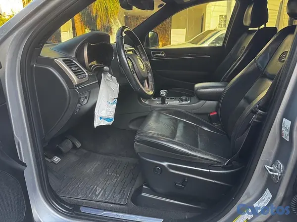 jeepetas y camionetas - Jeep Grand Cherokee 2014 en excelente condiciones  8