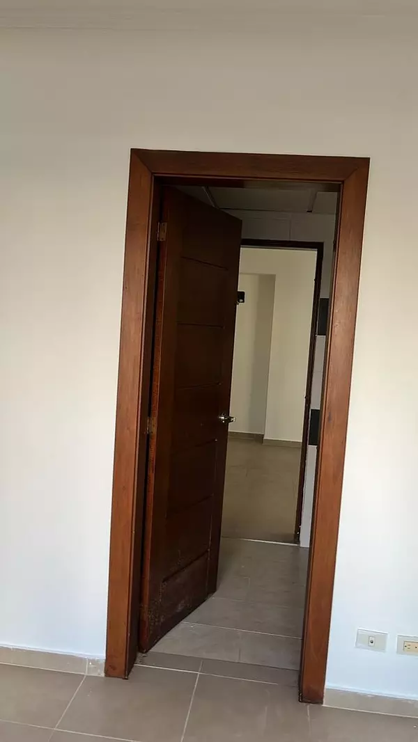 apartamentos - Vendo apto en Naco 
189.95 mts
Piso 5
3 Hab, principal w/c 
2 1/2 baños 
RD$13.5 8
